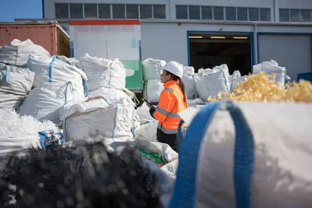 China solid waste shredder suppliers China solid waste shredder suppliers